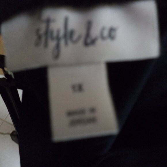 STYLE & Co. Plus Legging ~ Capris Length Black with Studs Accents at Base New - Picture 6 of 11